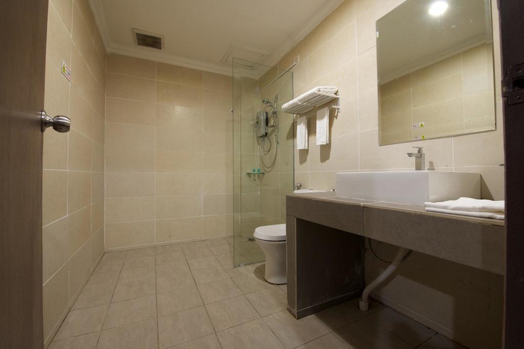 Han Palace Hotel Semporna Room photo